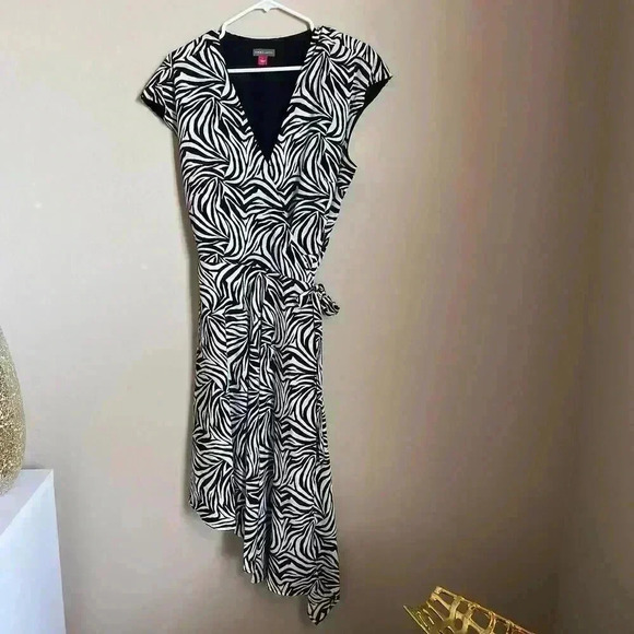 Vince Camuto Zebra Print Asymmetrical Wrap‎ Dress - Picture 4 of 12